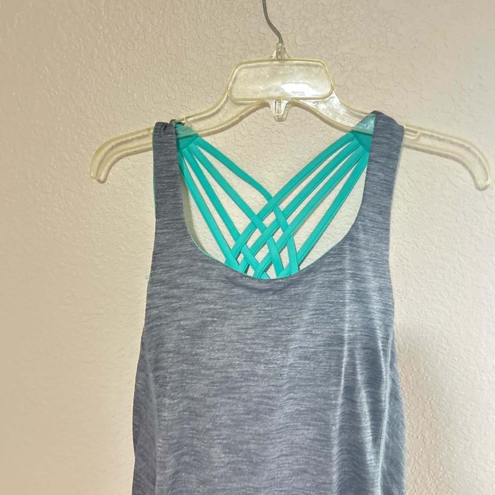 Lululemon 105 F Singlet Tank Top Size 6 Heather Gray Multi-Strap Turquoise Bra